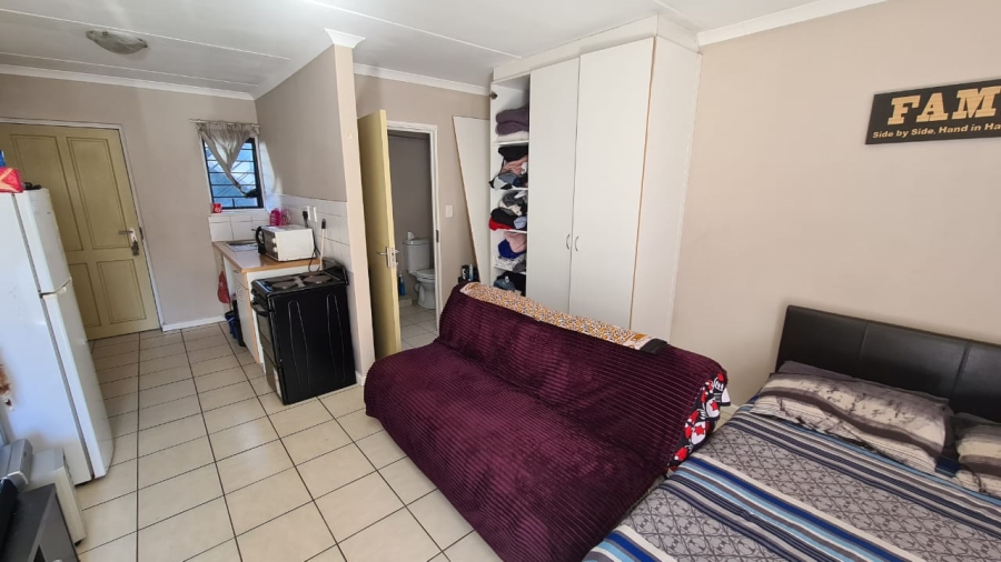  Bedroom Property for Sale in Maitland Western Cape